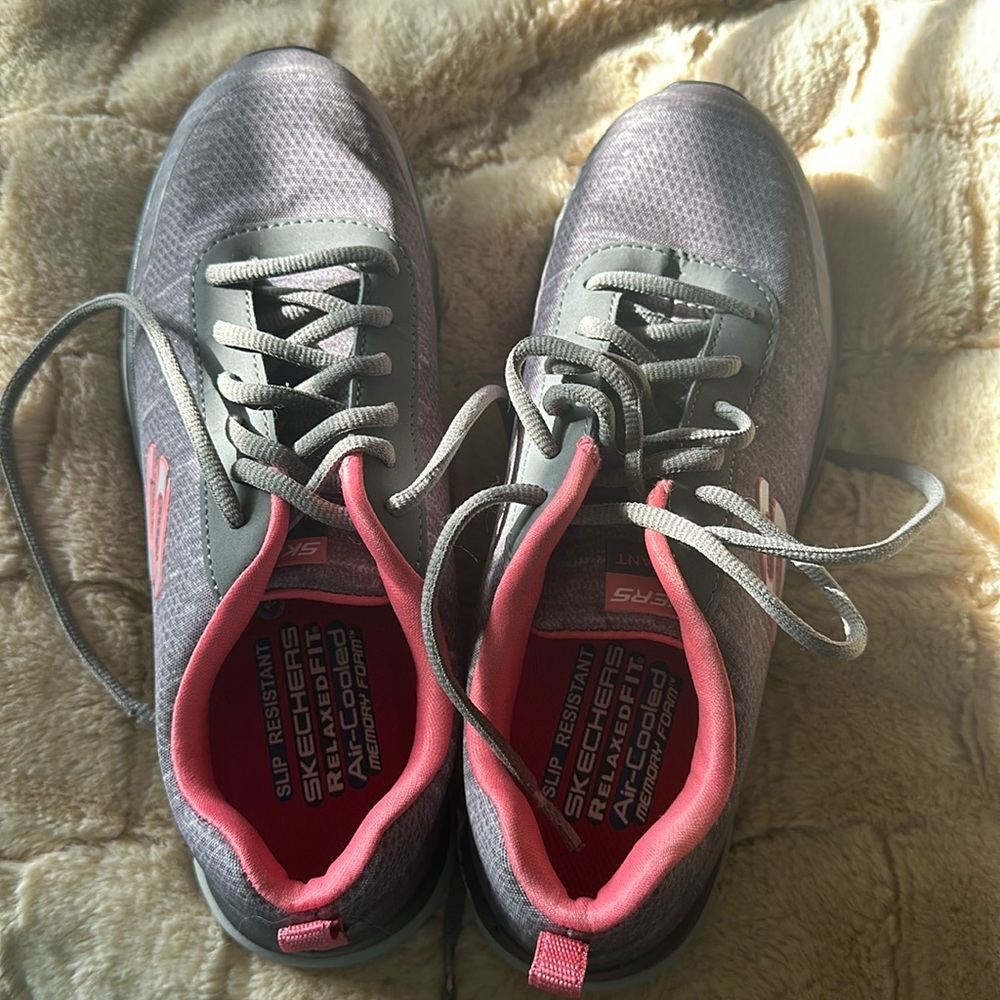 skechers